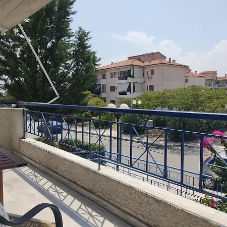 Bright Spacious Near Pelion & Sports Facility *